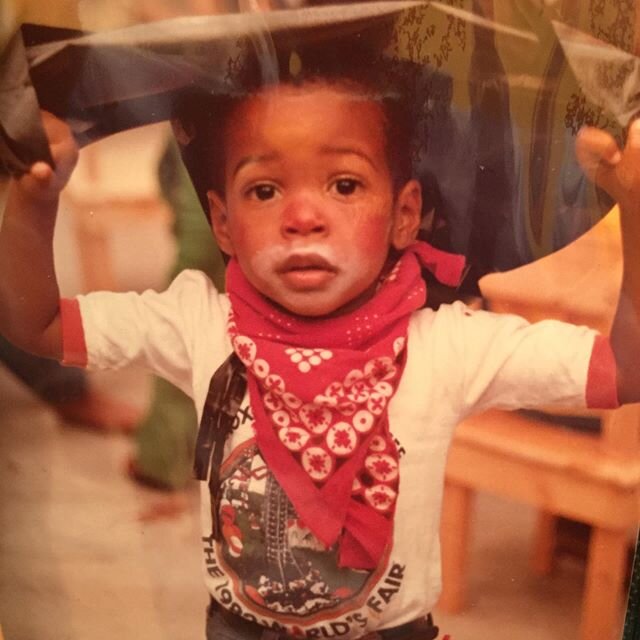 Giddy up friends, it’s #tbt and today we have Phil channeling his inner essential worker. The chicest mask at the ready for face covering: but make it cowboy-fashion. Plus it looks like he’s wearing a superhero cape which we know that all essential workers are (cape or not). Much love to our Paulette’s team and all the essential workers showing up for work everyday, and many thanks to all of you choosing to support this small business in times of pandemic, and always. ❤️